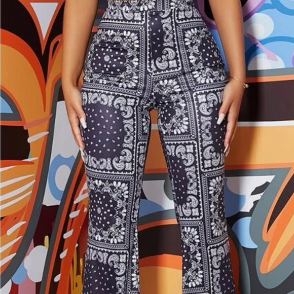 SXY Cross Wrap Paisley Print Tank Top & Pants Set - Picture 2 of 9